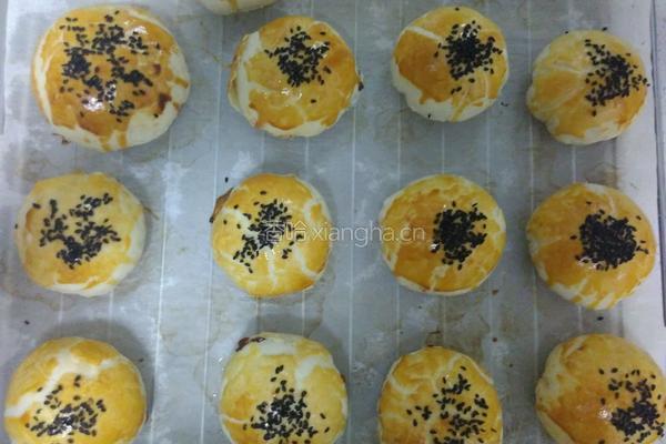 蛋黄酥饼的做法图解16