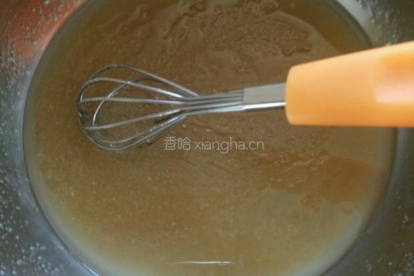蛋黄莲蓉月饼的做法图解1