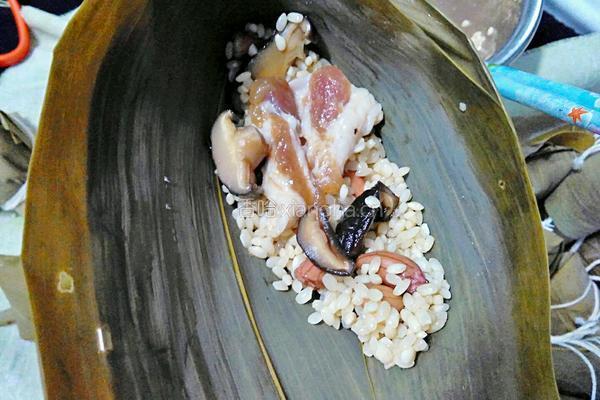 香菇花生肉粽(龙舟粽)的做法图解11