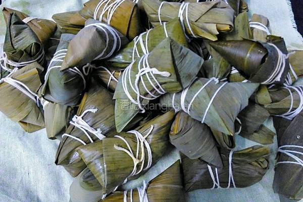 香菇花生肉粽(龙舟粽)的做法图解18