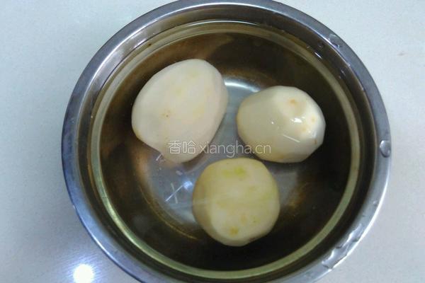 红烧土豆的做法图解1