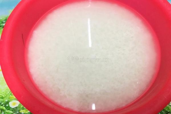 迷你蛋黄肉粽的做法图解3