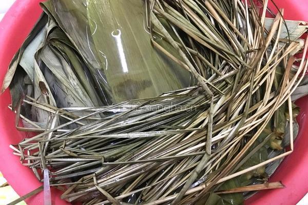 迷你蛋黄肉粽的做法图解6