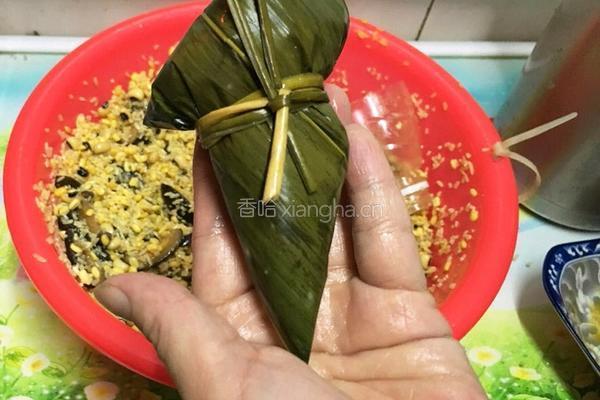 迷你蛋黄肉粽的做法图解15