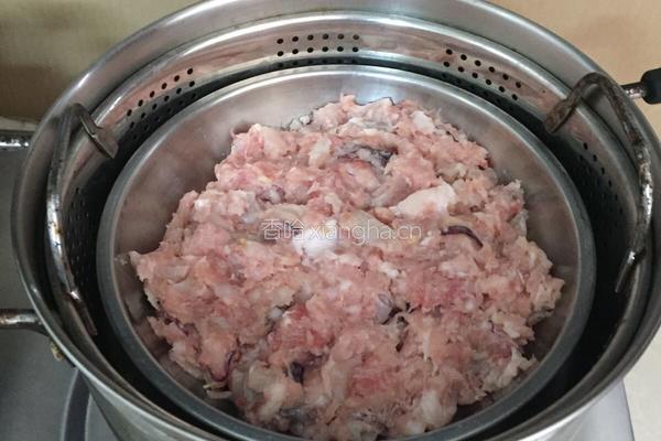 咸鱿蒸腩肉的做法图解3