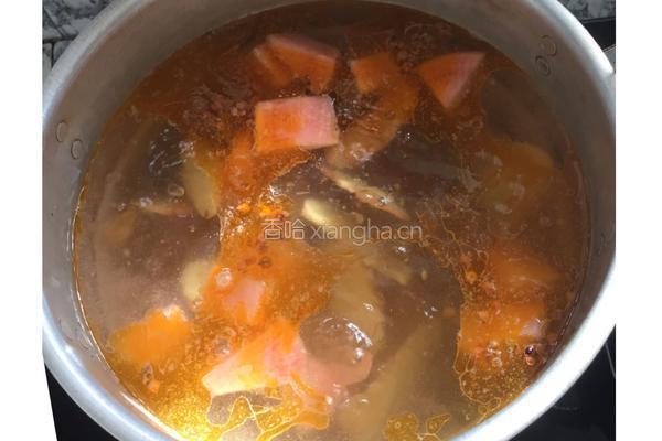 酸萝卜鸭掌汤的做法图解5