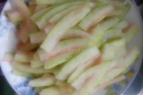 西瓜皮炒鸡蛋的做法图解3
