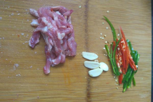 杏鲍菇炒肉丝的做法图解2