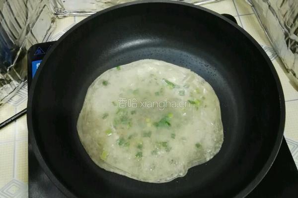 饺子皮的另类吃法～～～葱油饼的做法图解9