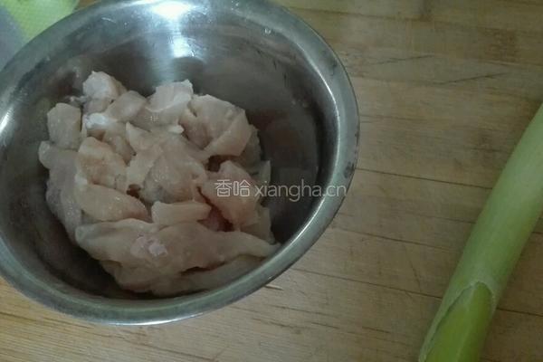 葱爆鸡肉的做法图解1