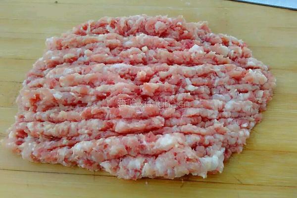 猪肉香菇小白菜馅馅饼的做法图解2