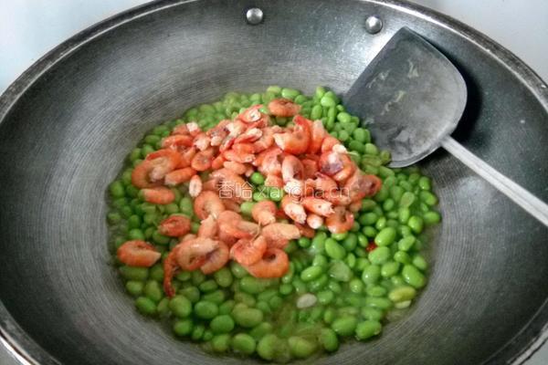 毛豆米炒虾的做法图解6