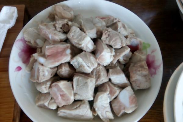 红烧排骨的做法图解1
