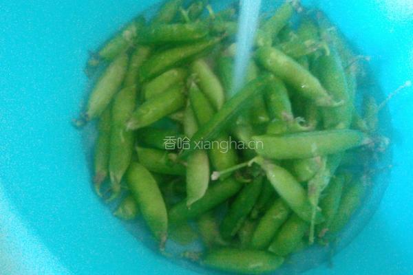 五香豌豆荚的做法图解1