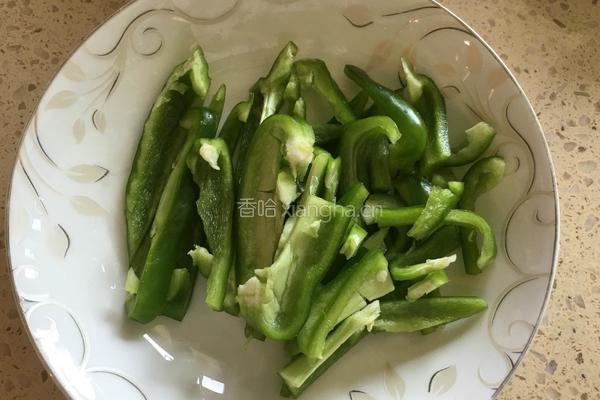 肉片炒红蘑的做法图解3