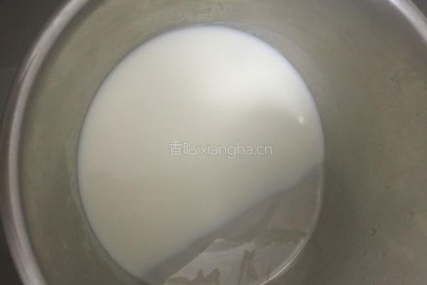 香蕉乳酪慕斯的做法图解1