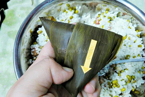 绿豆花生蜜枣粽(三角粽)的做法图解15