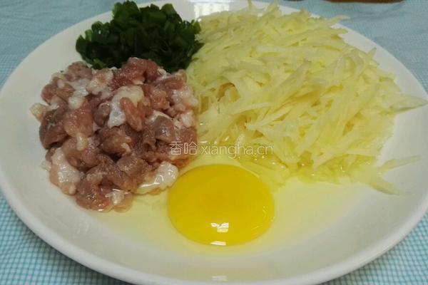 土豆丝肉粒鸡蛋煎饼的做法图解1