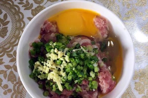 香脆锅贴的做法图解1