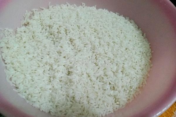 咸肉粽子的做法图解1