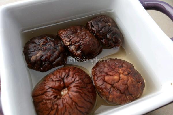 咸肉粽子的做法图解2