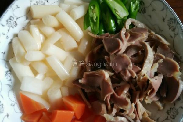 泡菜炒鸡胗的做法图解3
