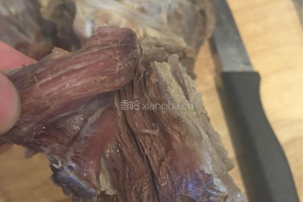 胡萝卜牛尾汤的做法图解3