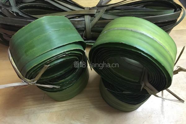 五香绿豆大肉粽的做法图解1