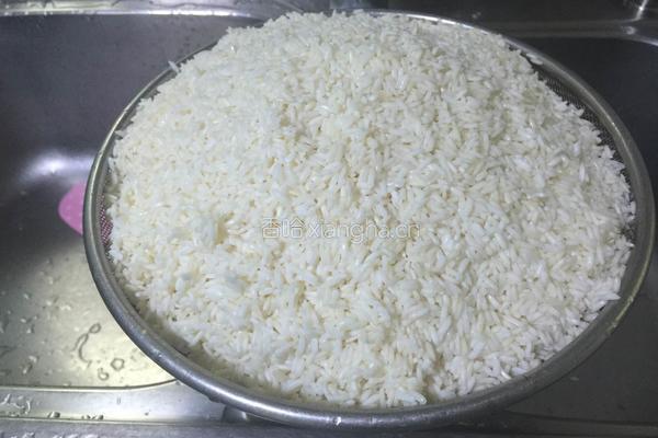 五香绿豆大肉粽的做法图解5