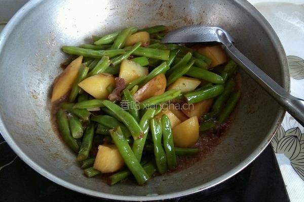 扁豆焖土豆块的做法图解7
