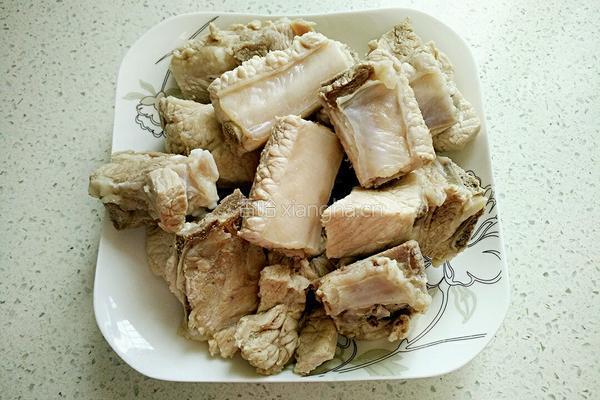 冬瓜炖排骨汤的做法图解4