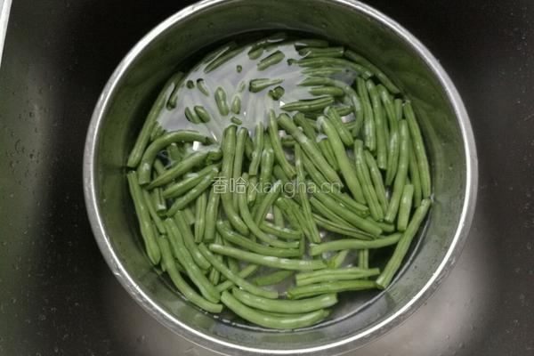 干煸四季豆的做法图解3
