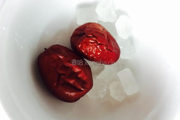 红枣木瓜炖牛奶的做法图解4