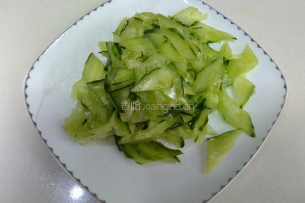 黄瓜炒鸡片的做法图解3