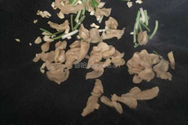 罗卜干炒肥肠的做法图解3