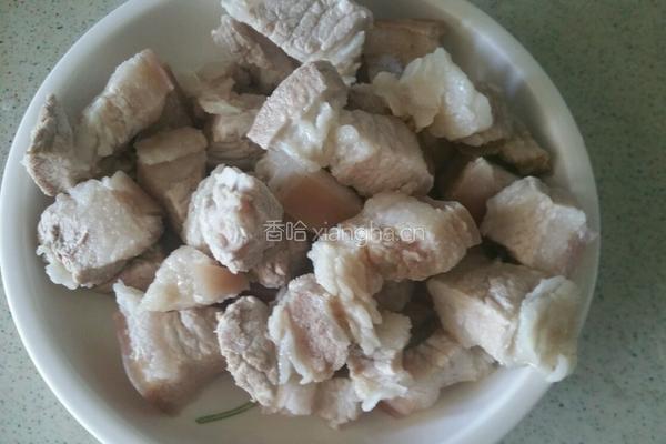 无油无水红烧肉的做法图解1