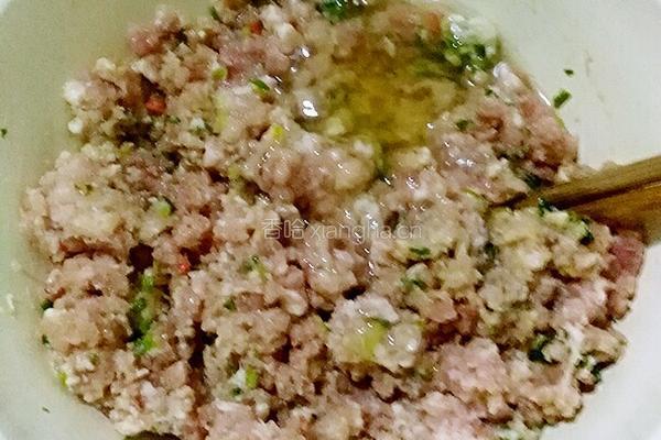 糖醋肉圆的做法图解1