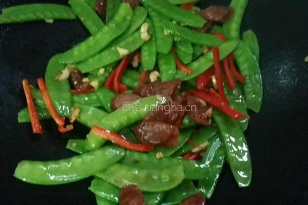 荷兰豆炒腊肠的做法图解6