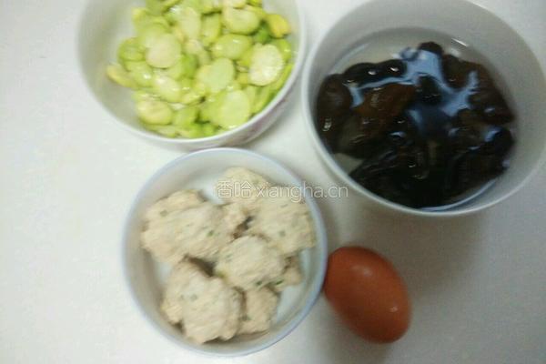 蚕豆瓣肉圆蛋汤的做法图解1