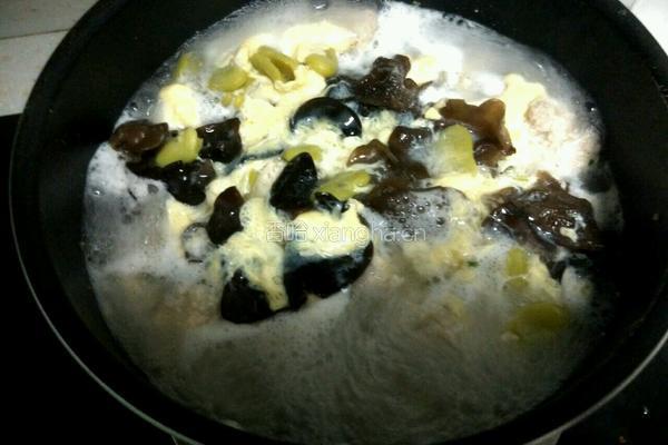 蚕豆瓣肉圆蛋汤的做法图解4