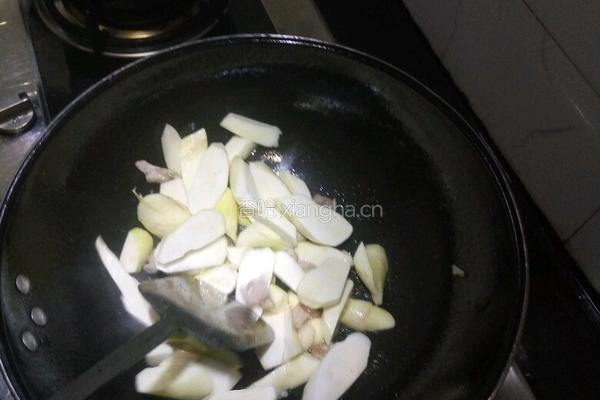 炒茭白的做法图解3