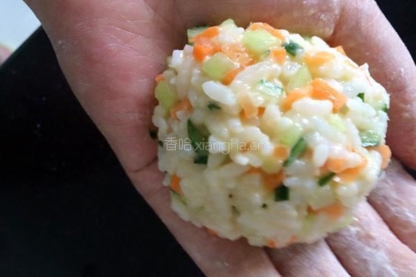 米饭蔬菜饼的做法图解4