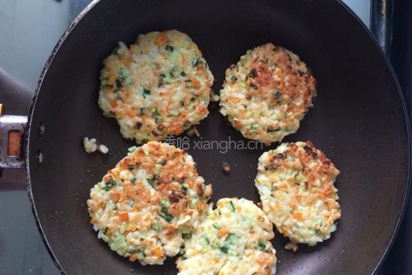 米饭蔬菜饼的做法图解5