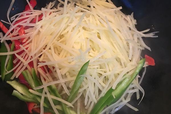 羊肉卷爆炒土豆丝的做法图解3