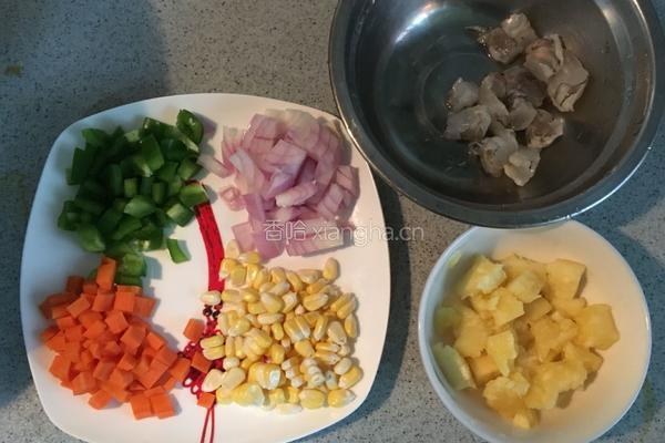 泰式咖喱菠萝炒饭的做法图解3