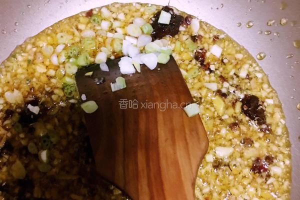酸辣红烧鲫鱼的做法图解5