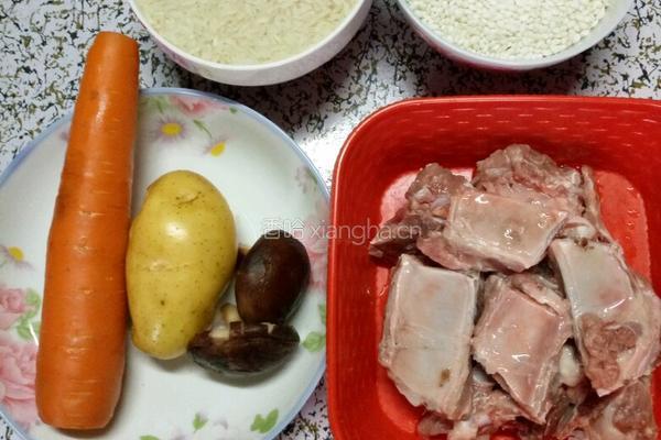 排骨闷饭的做法图解1
