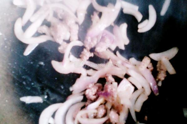 牛肉末洋葱芒果焗饭的做法图解3