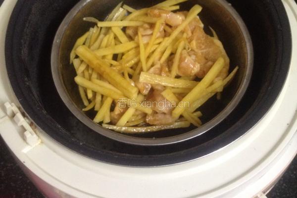 瘦肉蒸土豆的做法图解4