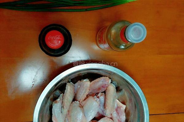冰糖可乐鸡翅的做法图解1